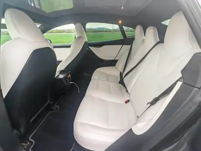 Tesla Model S Ludicrous Performance — Berline électrique haute performance 795 ch — arrière