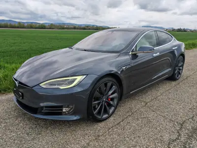 Tesla Model S Ludicrous Performance — Berline électrique haute performance 795 ch — vue extérieure