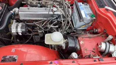 Triumph TR6 1972 — Roadster britannique légendaire, 150 ch, rouge éclatant — Miniature 11