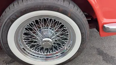 Triumph TR6 1972 — Roadster britannique légendaire, 150 ch, rouge éclatant — Miniature 10
