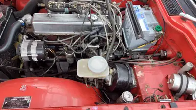 Triumph TR6 1972 — Roadster britannique légendaire, 150 ch, rouge éclatant — Miniature 13
