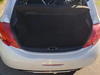 Peugeot 208 1.6 Turbo GTi — Sportive 200 ch, design blanc métallisé — Miniatur 12