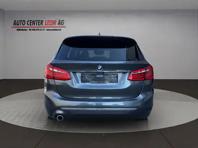 BMW 225xe Active Tourer — Monospace hybride rechargeable, technologie premium et faible consommation — tableau de bord