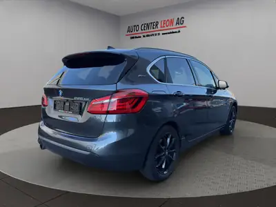 BMW 225xe Active Tourer — Monospace hybride rechargeable, technologie premium et faible consommation — détail