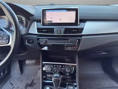 BMW 225xe Active Tourer — Monospace hybride rechargeable, technologie premium et faible consommation — Miniature 15