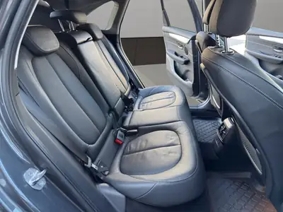 BMW 225xe Active Tourer — Monospace hybride rechargeable, technologie premium et faible consommation — Miniature 18