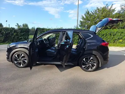 Hyundai Tucson 1.6 T-GDi Vertex 4WD — SUV polyvalent avec panoramique et caméra 360° — Thumbnail 9