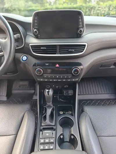 Hyundai Tucson 1.6 T-GDi Vertex 4WD — SUV polyvalent avec panoramique et caméra 360° — Thumbnail 11