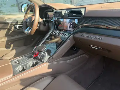 Lamborghini Urus 4.0 MY2022 — SUV haute performance, 650 ch, kilométrage modéré — dettaglio