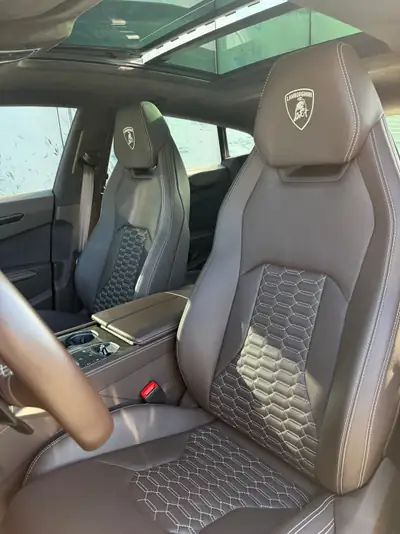 Lamborghini Urus 4.0 MY2022 — SUV haute performance, 650 ch, kilométrage modéré — Miniatura 10