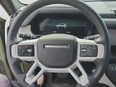 Land Rover Defender 110 3.0 D I6 250 — Le SUV 7 places robuste et équipé — Miniatur 12