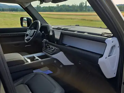 Land Rover Defender 110 3.0 D I6 250 — Le SUV 7 places robuste et équipé — Miniatur 23