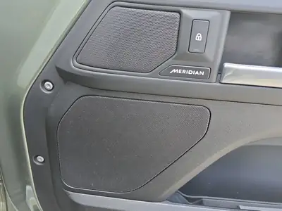 Land Rover Defender 110 3.0 D I6 250 — Le SUV 7 places robuste et équipé — Miniatur 22