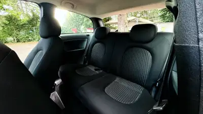 Lancia Ypsilon 1.4 Argento — Citadine italienne compacte, entretien à jour — Miniature 9