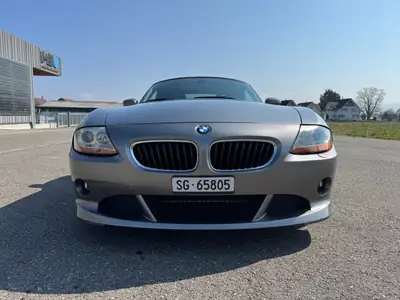 BMW Z4 3.0i 2004 — Cabriolet sportif essence, état impeccable et package aérodynamique — Miniature 8