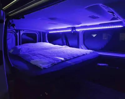 Opel Vivaro 2015 — Minibus 9 places diesel, parfait pour famille nombreuse ou professionnel — arrière