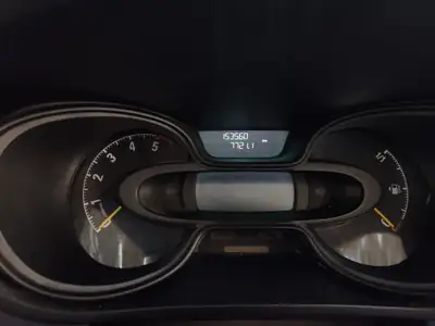 Opel Vivaro 2015 — Minibus 9 places diesel, parfait pour famille nombreuse ou professionnel — Miniature 8