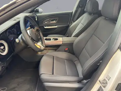 Mercedes-Benz CLA 350 Progressive 4Matic — Berline électrique premium, quasi neuve avec 20 km — Miniature 9