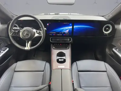 Mercedes-Benz CLA 350 Progressive 4Matic — Berline électrique premium, quasi neuve avec 20 km — Miniature 13