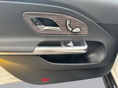 Mercedes-Benz CLA 350 Progressive 4Matic — Berline électrique premium, quasi neuve avec 20 km — Miniature 15