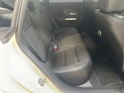 Mercedes-Benz CLA 350 Progressive 4Matic — Berline électrique premium, quasi neuve avec 20 km — Miniature 17