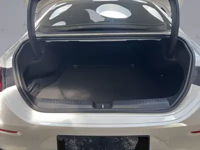 Mercedes-Benz CLA 350 Progressive 4Matic — Berline électrique premium, quasi neuve avec 20 km — Miniature 18