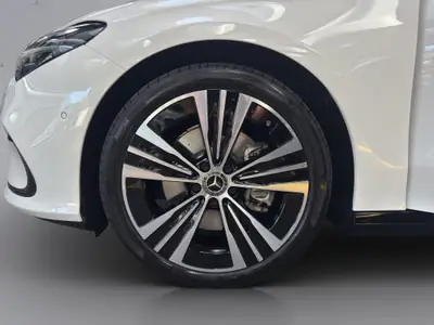 Mercedes-Benz CLA 350 Progressive 4Matic — Berline électrique premium, quasi neuve avec 20 km — Miniature 21