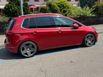 VW Golf Sportsvan 2.0 TDI Highline — Monospace efficace, 174'000 km, boîte manuelle — détail