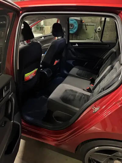 VW Golf Sportsvan 2.0 TDI Highline — Monospace efficace, 174'000 km, boîte manuelle — Miniature 11