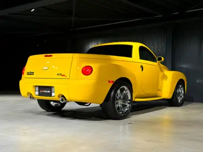 Chevrolet SSR Roadster V8 — Cabriolet américain 396 ch, moteur Corvette LSV8 — Miniatura 10