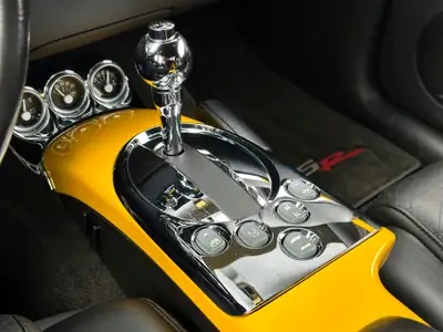 Chevrolet SSR Roadster V8 — Cabriolet américain 396 ch, moteur Corvette LSV8 — Miniatura 19