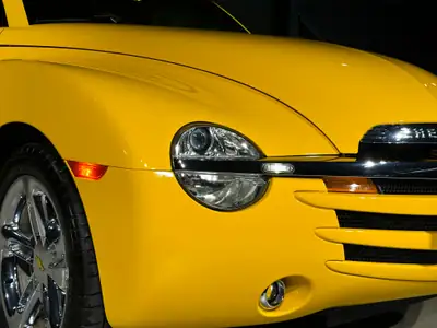 Chevrolet SSR Roadster V8 — Cabriolet américain 396 ch, moteur Corvette LSV8 — Miniatura 23