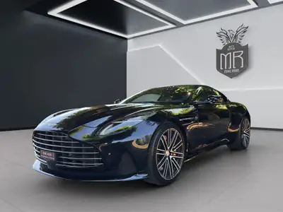 Aston Martin DB12 — Chef-d'œuvre britannique ultra-performant, 6'900 km seulement — exterior view