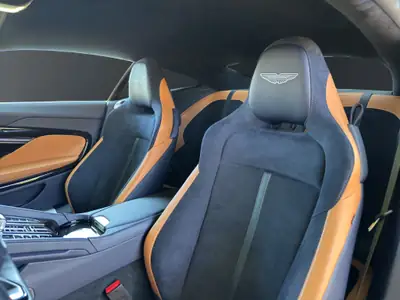 Aston Martin DB12 — Chef-d'œuvre britannique ultra-performant, 6'900 km seulement — Thumbnail 21
