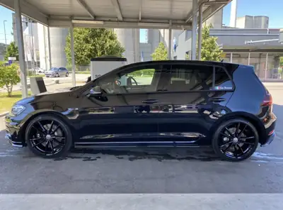 VW Golf 2.0 TSI R 310 DSG 4motion — Performance maximale, première main suisse — côté