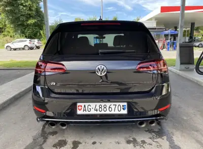 VW Golf 2.0 TSI R 310 DSG 4motion — Performance maximale, première main suisse — intérieur