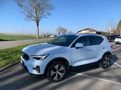 Volvo XC40 1.5 T2 XCITE 2024 — SUV compact suédois, seulement 32'000 km — Außenansicht