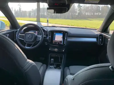 Volvo XC40 1.5 T2 XCITE 2024 — SUV compact suédois, seulement 32'000 km — Armaturenbrett
