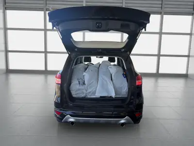 Ford Kuga 2.0 TDCi Carving 4WD — SUV robuste, traction intégrale et consommation maîtrisée — Miniature 13