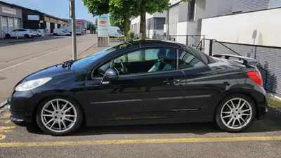 Peugeot 207 1.6 16V Turbo Sport — Cabriolet dynamique, chassis affiné et faible kilométrage — détail