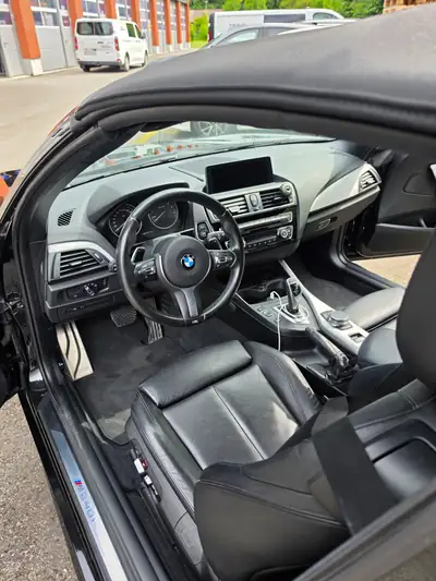 BMW M240i xDrive Cabriolet — Décapotable sportive 340 ch, essence automatique, 65'000 km — interior
