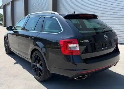 Skoda Octavia RS 2.0 TSI — Break sportif entretenu, 220 ch dynamiques — Heckansicht