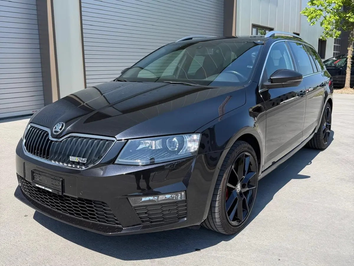 Skoda Octavia RS 2.0 TSI — Break sportif entretenu, 220 ch dynamiques — Außenansicht