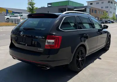 Skoda Octavia RS 2.0 TSI — Break sportif entretenu, 220 ch dynamiques — Seitenansicht