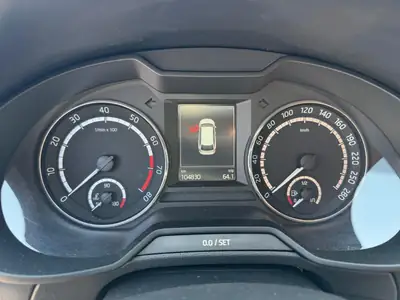 Skoda Octavia RS 2.0 TSI — Break sportif entretenu, 220 ch dynamiques — Miniatur 8