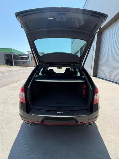 Skoda Octavia RS 2.0 TSI — Break sportif entretenu, 220 ch dynamiques — Miniatur 10