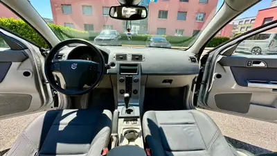 Volvo V50 2.4 Momentum — Break fiable et spacieux, sans accident — Armaturenbrett