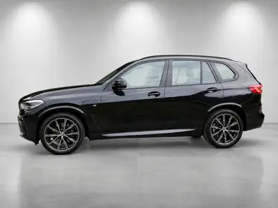 BMW X5 45e xDrive — SUV hybride rechargeable, 75 000 km, garantie jusqu'en 2027 — côté