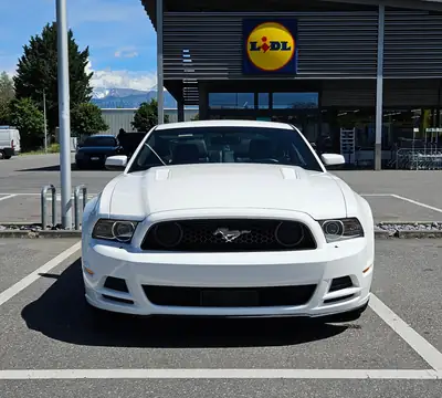 Ford Mustang 5.0 V8 GT Coupé — Muscle car américain légendaire, 417 ch purs — Außenansicht