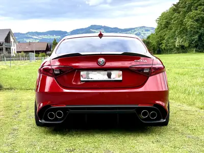 Alfa Romeo Giulia 2.9 V6 Biturbo Quadrifoglio — 510 ch, État neuf, Seulement 27 500 km — side view